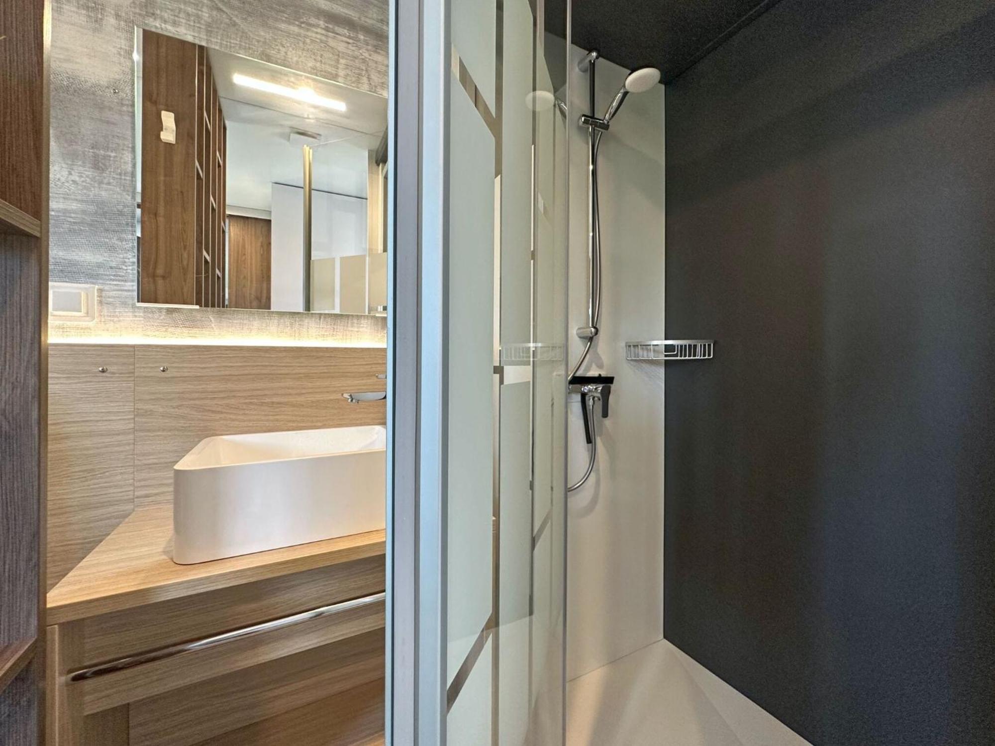 Feriendorf Seeblick - Tinyhouse Direkt Am See نينبورغ فورم والد المظهر الخارجي الصورة