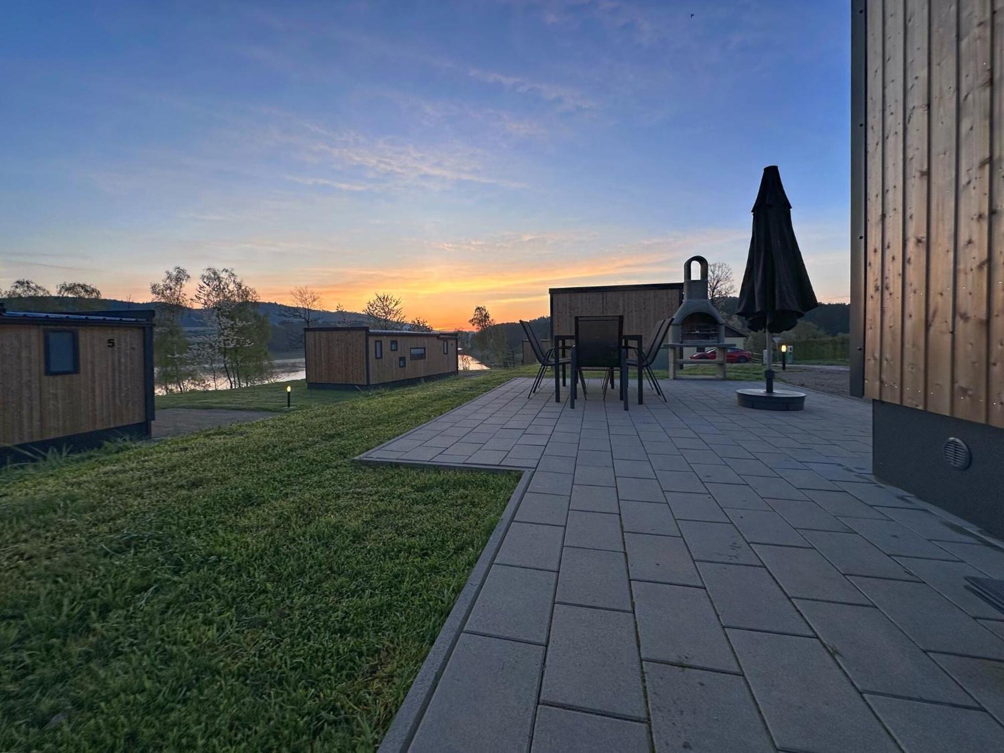 Feriendorf Seeblick - Tinyhouse Direkt Am See نينبورغ فورم والد المظهر الخارجي الصورة
