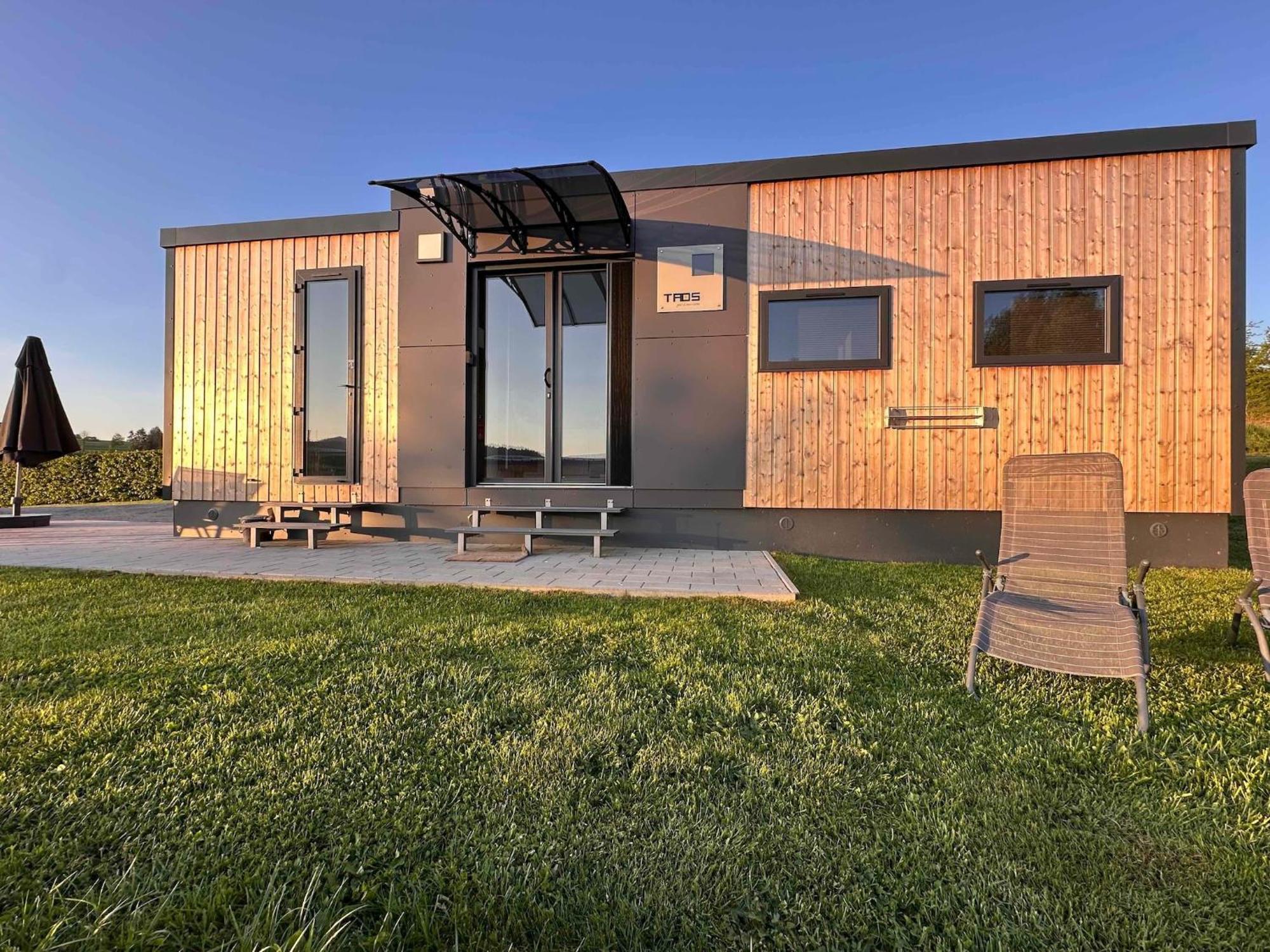 Feriendorf Seeblick - Tinyhouse Direkt Am See نينبورغ فورم والد المظهر الخارجي الصورة